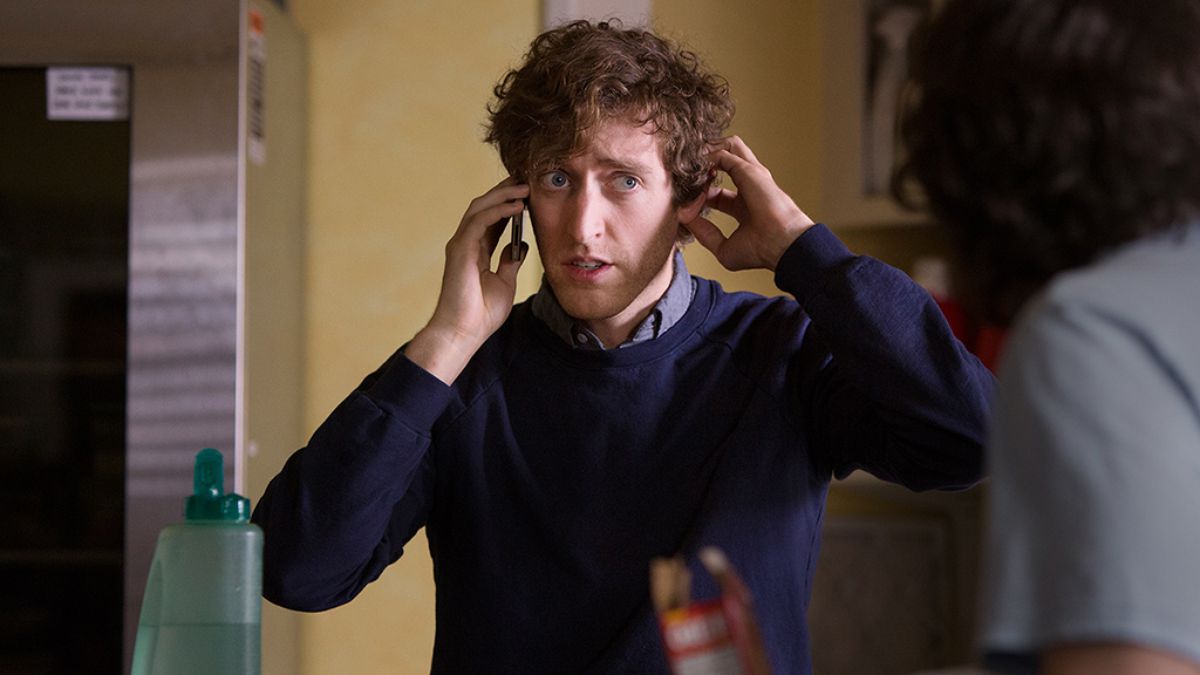 Lancer sa startup n'est pas toujours facile Richard, de la série Silicon Valley, en train d'avoir une conversation téléphonique compliquée