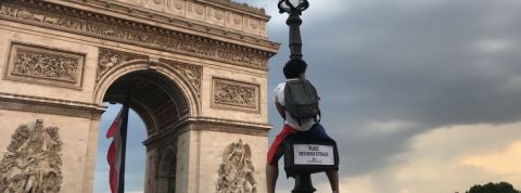 Les marques réagissent après la victoire place des deux étoiles arc de triomphe