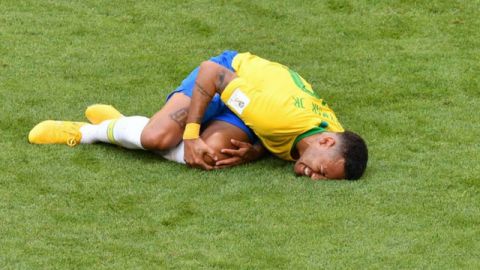 Neymar qui tombe