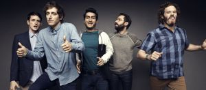 Les personnages de Silicon Valley, en train de sauter de joie