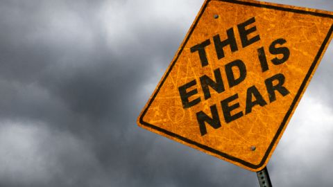 Alerte ! Les Français ne savent pas ce qu'est l'écologie digitale Panneau routier The End Is Near