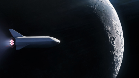 La fusée BFR passe devant la lune.