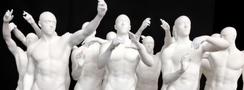 In Memory of Me - Stéphane Simin Statue antique se prenant en selfie