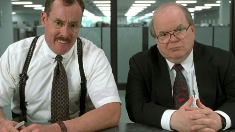 RH, il est temps de répondre à vos candidats Deux hommes en train de faire passer un entretien d'embauche