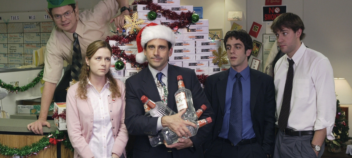 Pour rendre heureux ses employés, il ne suffit pas d'organiser des fêtes ou d'embaucher un CHO Les acteurs de The Office en train de célébrer Noël
