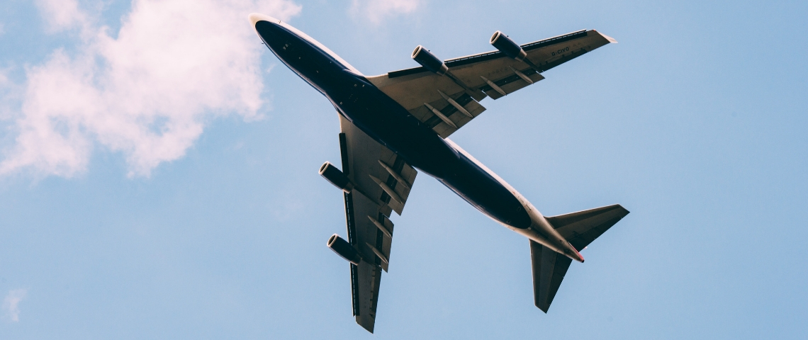 Air France-KLM lance son incubateur de start-up Une avion vu de dessous