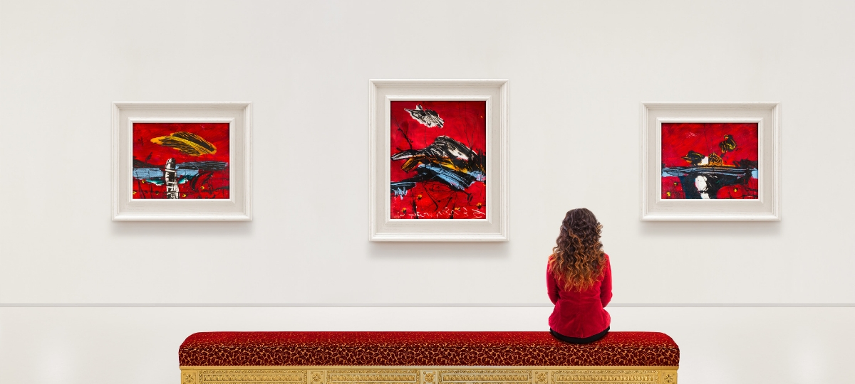 5 expositions thématiques à voir en France jusqu’en 2019 femme assise au musée devant des tableaux