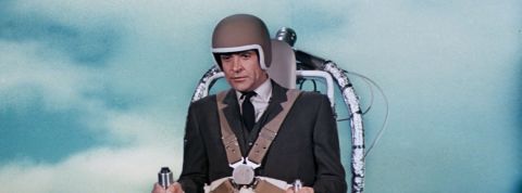 Vous aimez les gadgets débiles ? Rendez-vous sur kickstarter Un homme au regard vide qui est dans un jetpack