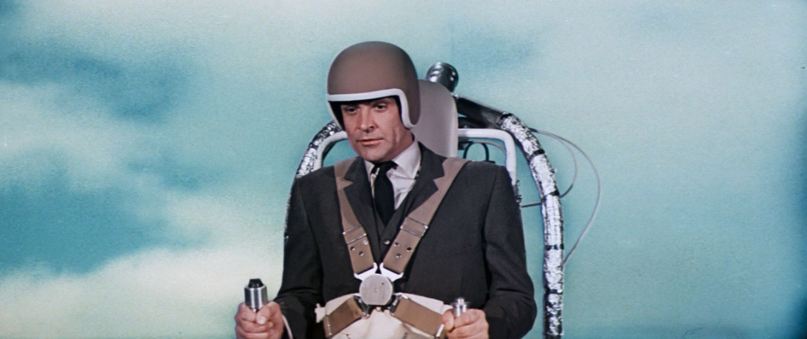 Vous aimez les gadgets débiles ? Rendez-vous sur kickstarter Un homme au regard vide qui est dans un jetpack