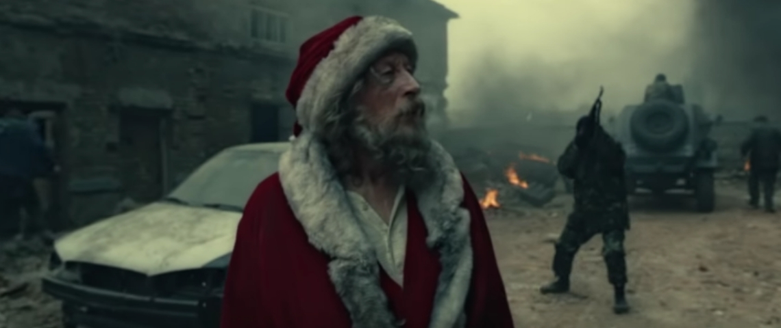 Le film de Noël du CICR Un Père Noël dans une scène de guerre