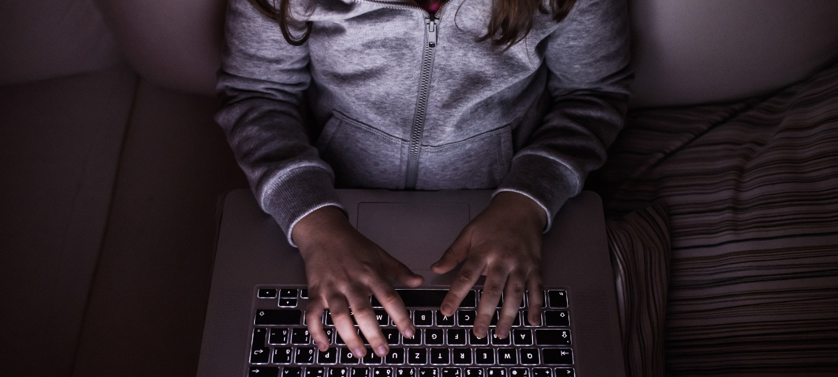 La cyberguerre serait-elle un jeu d'enfant ? enfant ordinateur