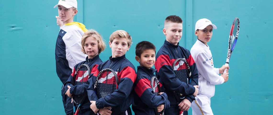 Lacoste et Tecnifibre lancent le programme Petits crocos Enfants qui jouent au tennis