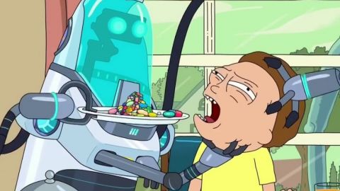 Un robot force un enfant à manger des médicaments