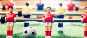 babyfoot joueurs en gros plan