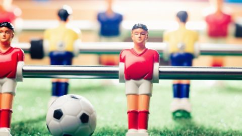 team building babyfoot joueurs en gros plan