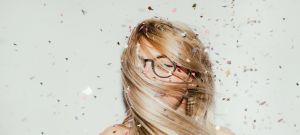 Millennials et confetis