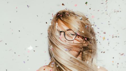 Millennials et confetis