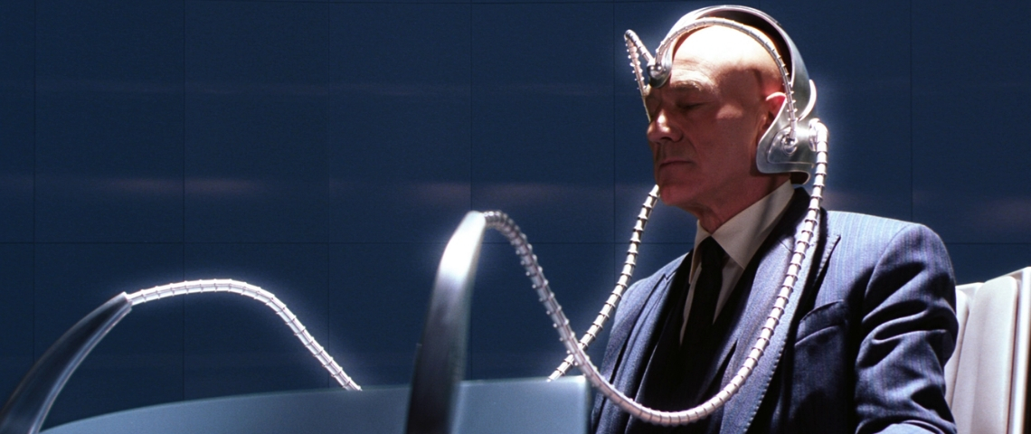 Les IA peuvent scanner notre cerveau et noter notre intelligence Professeur Xavier avec un casque sur la tête