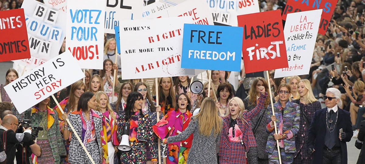 Ces tendances visuelles qu’il faudra suivre en 2019 manifestation féminisme femmes chanel
