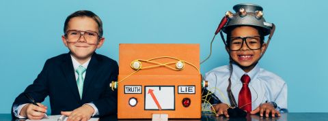 detecteur mensonges Deux garçons passent au détecteur de mensonge