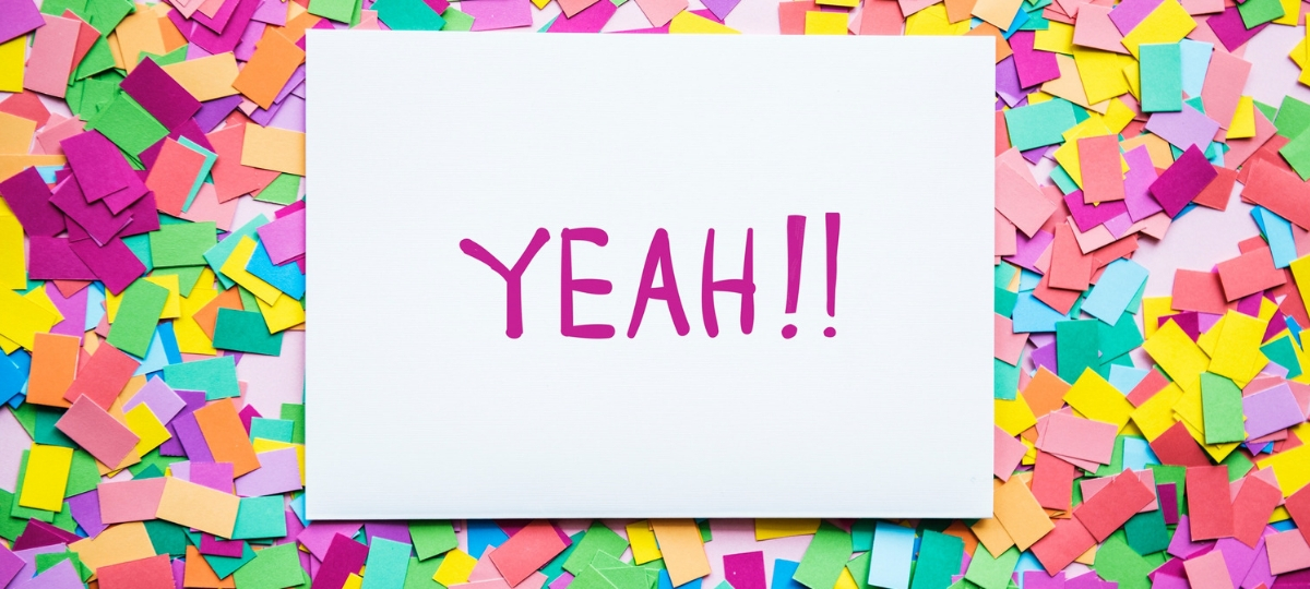 Dispositifs de reconnaissance collaborative : attention aux dérives post it avec la mention yeah dessus et confettis