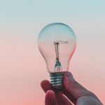 Une ampoule sur un fond dégradé