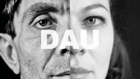 affiche en noir et blanc de l'exposition DAU