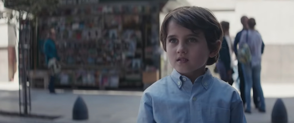 Gillette encourage les hommes à changer de comportement Un petit garçon