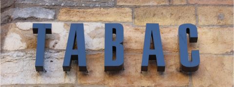 Les Bitcoins dans les tabac les lettres du mot tabac