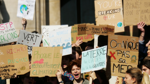 jeunes lycéens manifestent pour le climat