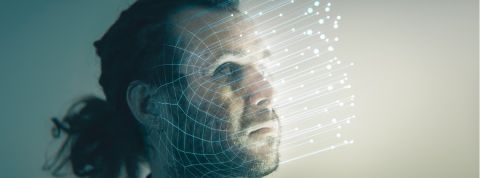 Vous ne controlez pas vos données en ligne un homme avec des trait de lumière qui sortent de son visage