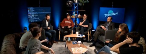 Les ministres envahissent Twitch le plateau de debathon avec le premier ministre