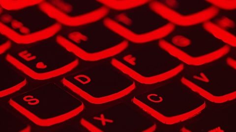clavier illuminé en rouge