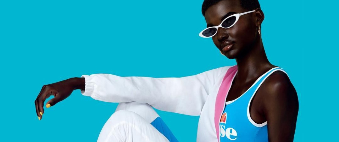 Avatars virtuels : entre bullshit et opportunités, quel futur pour les marques ? une mannequin noire posant pour la marque Ellesse