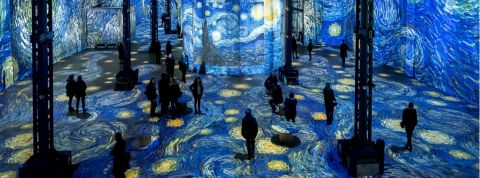 À l’Atelier des Lumières, Klimt passe le pinceau à Van Gogh exposition immersive sur van gogh