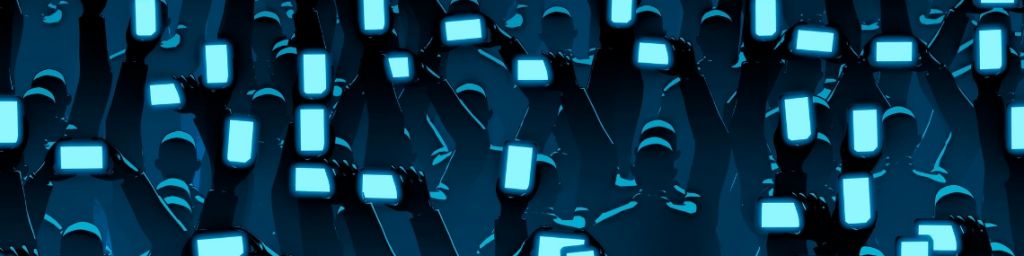 Foule de personnes avec smartphones