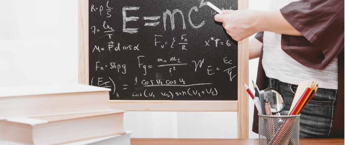 Google corrige la grammaire Un tableau noir
