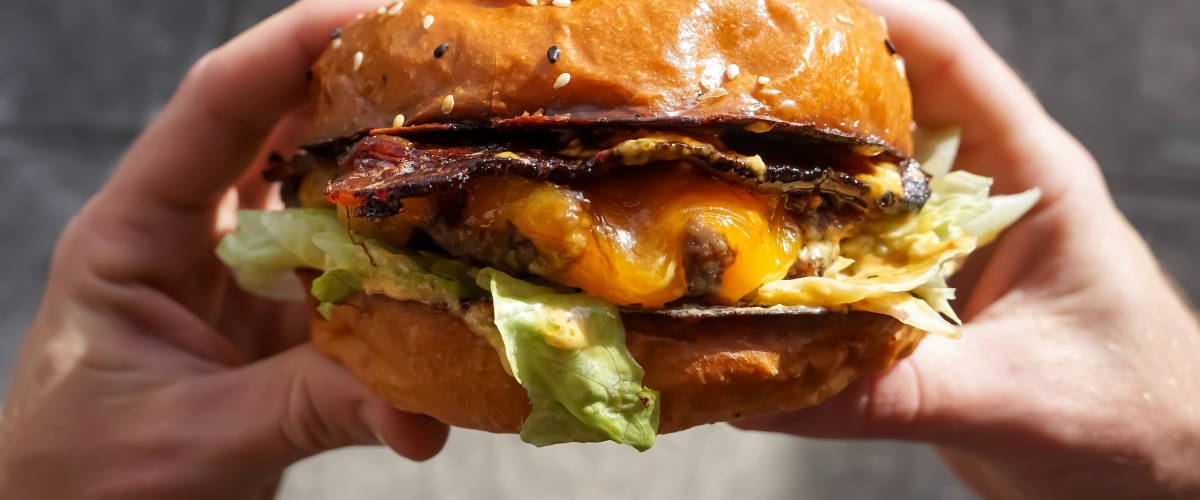 Les chaînes de restaurants préférées de la Génération Z Un hamburger