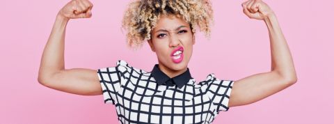 6 boîtes créées par des femmes et qui cartonnent Une femme qui gonfle ses biceps