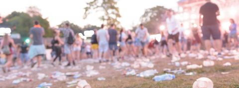 Les agences peuvent-elle faire un événement spectaculaire sans polluer (ni greenwasher) ? un festival avec des déchets par terre