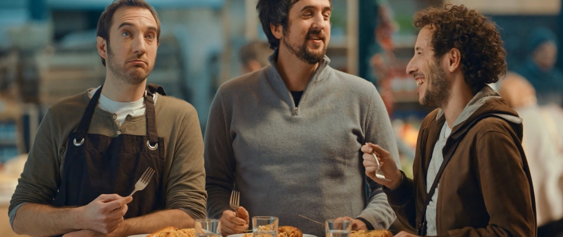 Marie dévoile sa nouvelle campagne de pub Trois hommes dans une cuisine