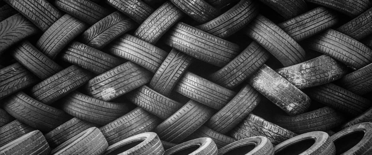 Le top des marques qui ont une bonne image auprès des Français Une pile de pneu