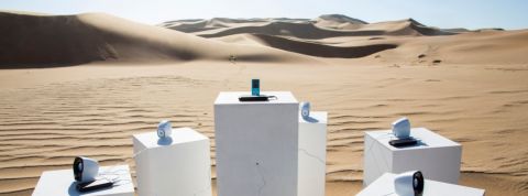 « Africa » de Toto en boucle dans le désert : on a discuté avec l’artiste responsable du buzz un système sonore dans le désert