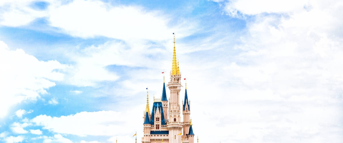 Disney présente sa nouvelle plateforme SVOD : Disney+ Château Disney Land de jour