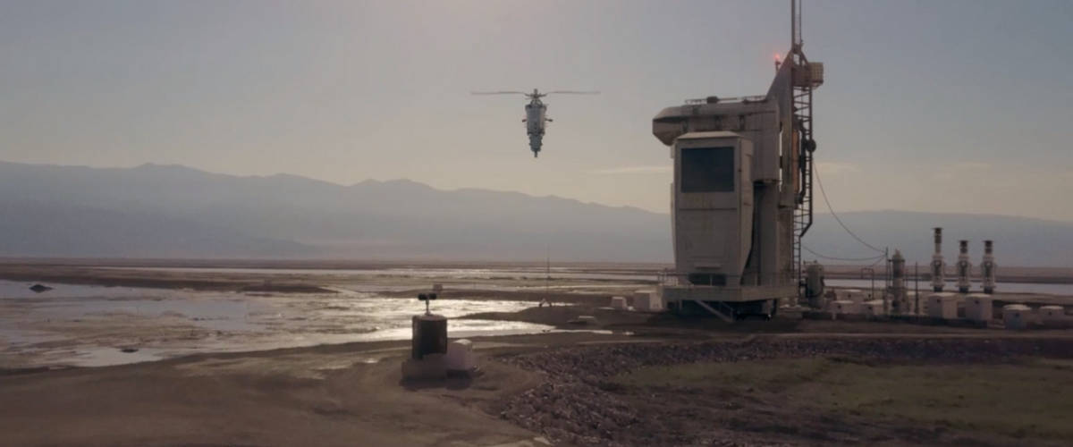 Le film d'ouverture du Festival OFF 2019 «ARXIV » nous plonge dans la dystopie Plan large d'un desert en présence d'un engin volant et d'une usine