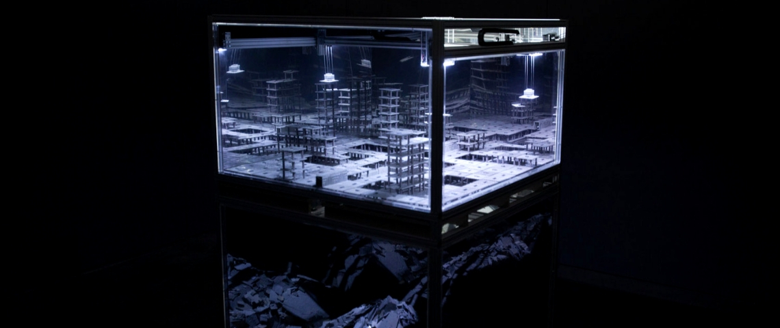 Fascinant : le phénomène des « villes fantômes » reproduit en live par un robot Fascinant : le phénomène des « villes fantômes » reproduit en live par un robot