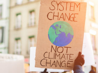 Climat : pour 64% des Français, les entreprises ne sont pas suffisamment engagées