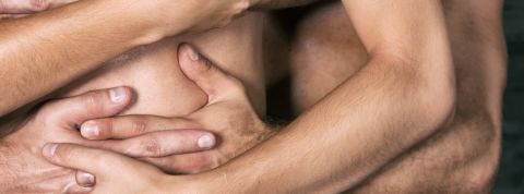 Faire poser ses fans à poil, les insulter... Ces artistes créent grâce à leur communauté 3 personnes nues