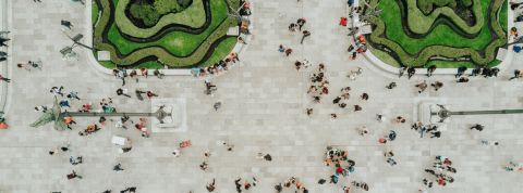 3 start-up qui inventent la mobilité de demain Une ville avec des jardins vue de haut