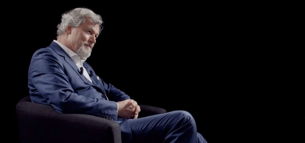 Quelles conférences regarder pour comprendre le monde ? Gunter Pauli sur la scène de Thinker View